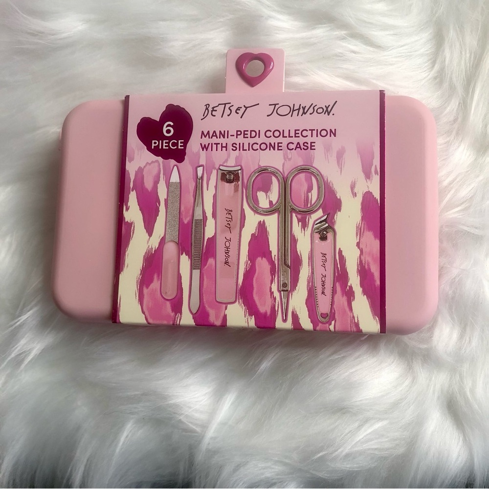 Betsey Johnson Pink 6-Piece Mani-Pedi Set with Silicone Case